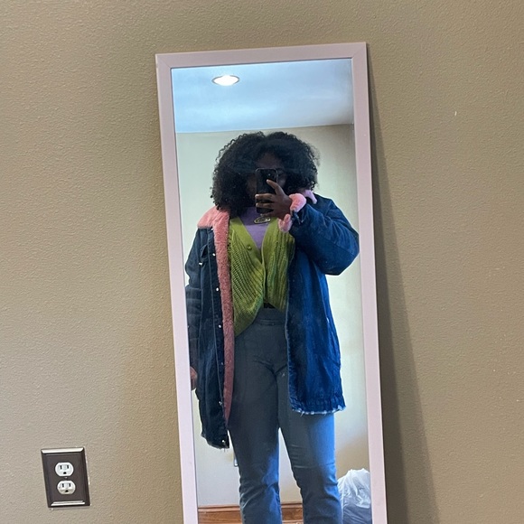 Y2k styled denim coat with pink fur lining - Picture 4 of 4